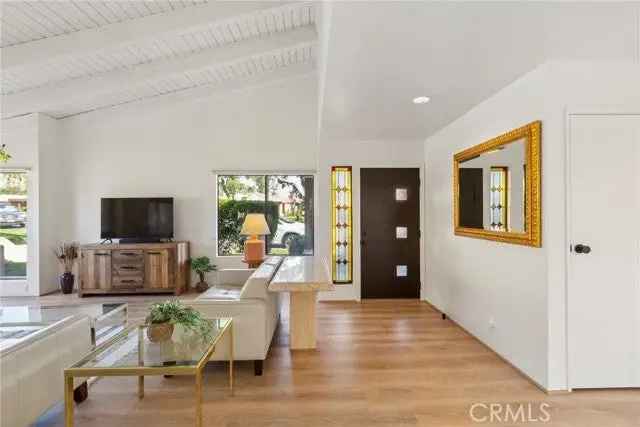 Single-family house For Sale in Palm Desert, California