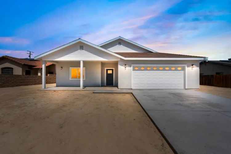 Single-family house For Sale in 21441, Randsburg Mojave Road, California City, California