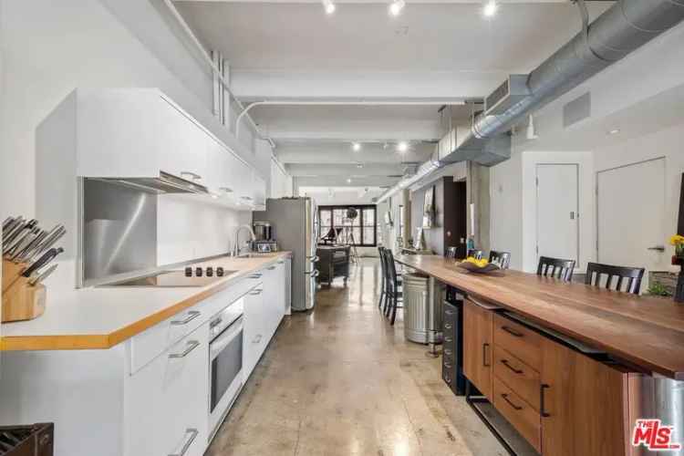 Condo For Sale in 814, South Spring Street, Los Angeles, California