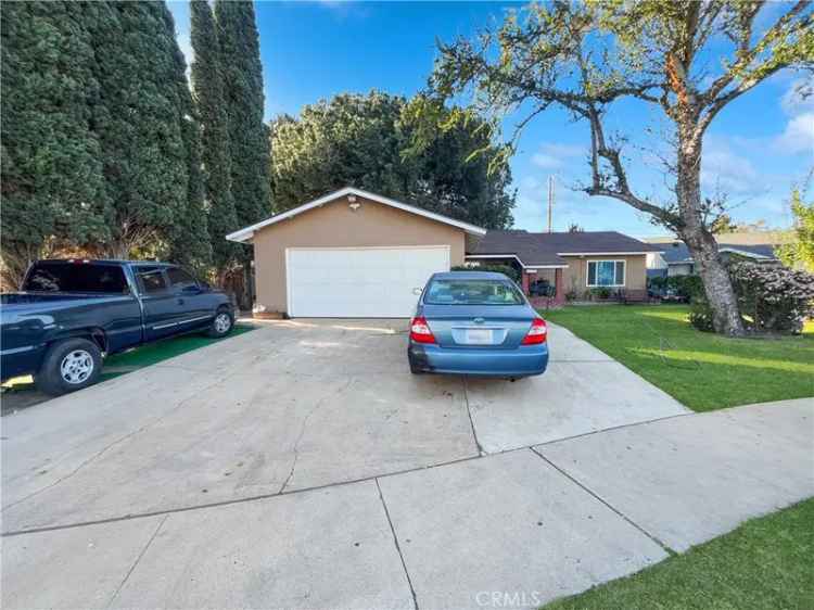 Single-family house For Sale in 1820, South Marine Street, Santa Ana, California