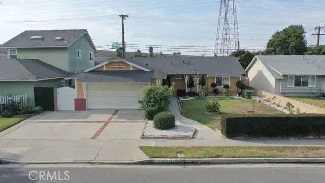 Single-family house For Sale in 15261, Cascade Lane, Huntington Beach, California