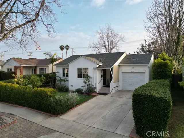 Single-family house For Sale in 17968, Martha Street, Los Angeles, California