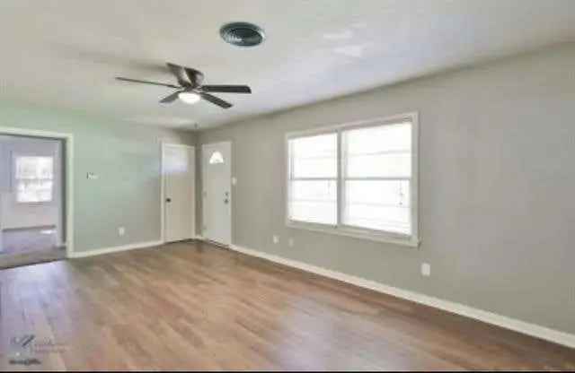 Single-family house For Sale in 1181, Yorktown Drive, Abilene, Texas