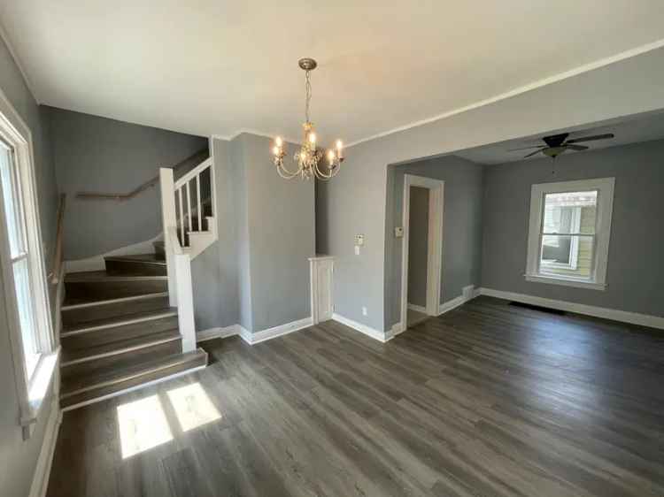 Single-family house For Sale in 9246, South Perry Avenue, Chicago, Illinois