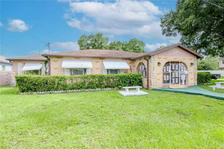 Single-family house For Sale in 2520, Saint Conrad Street West, Tampa, Florida