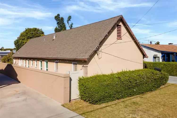 Single-family house For Sale in Culver City, California