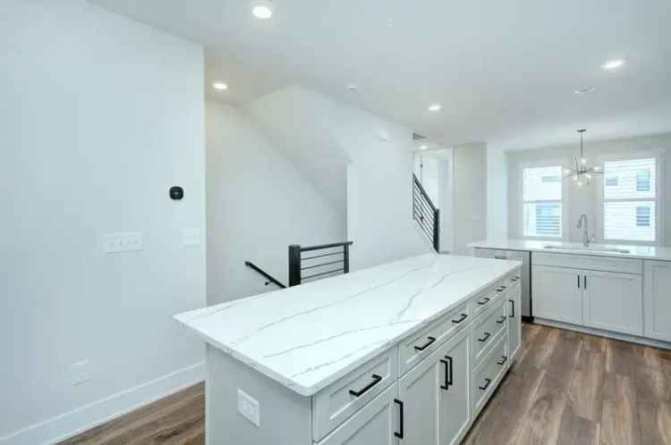 South End Townhome: Modern Living Steps from Uptown