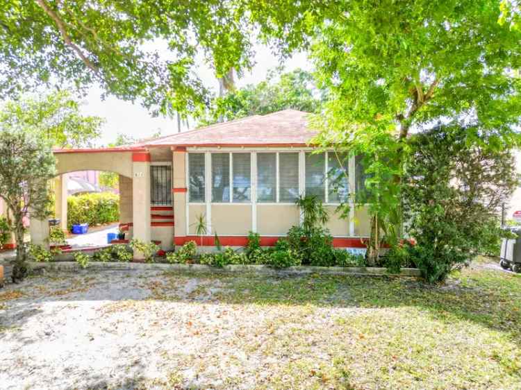 Multi-family house For Sale in 614, 30th Street, West Palm Beach, Florida