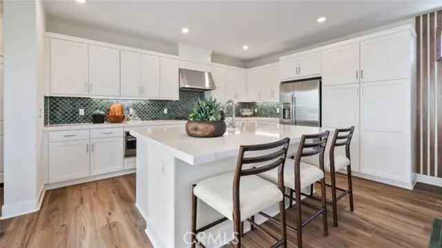 Single-family house For Sale in Irvine, California