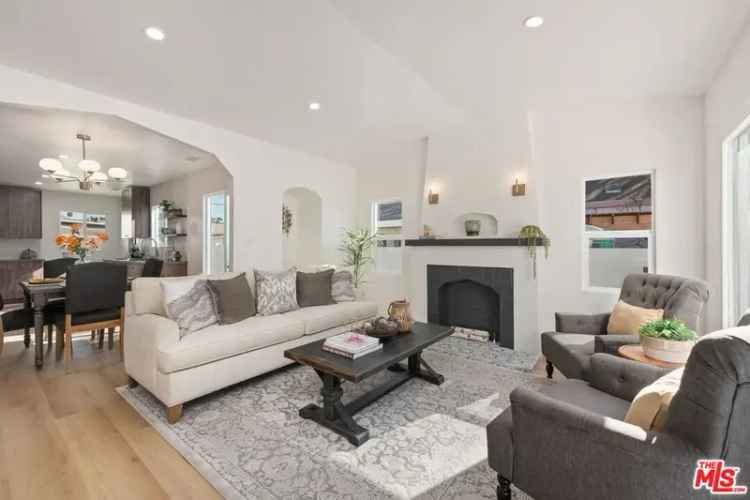 Single-family house For Sale in 3927, Edenhurst Avenue, Los Angeles, California