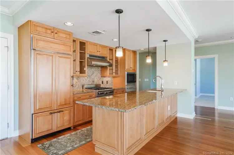 Luxury 3-Bedroom Apartment in West Hartford Center