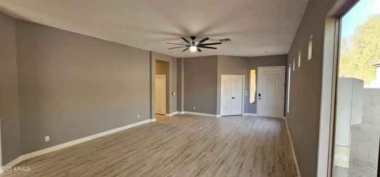 Single-family house For Sale in 17913, West Desert View Lane, Goodyear, Arizona