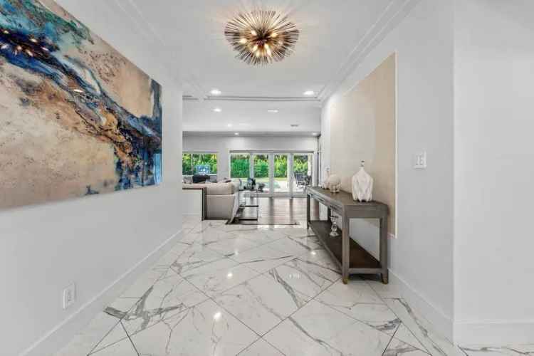 Single-family house For Sale in 1221, Banyan Road, Boca Raton, Florida