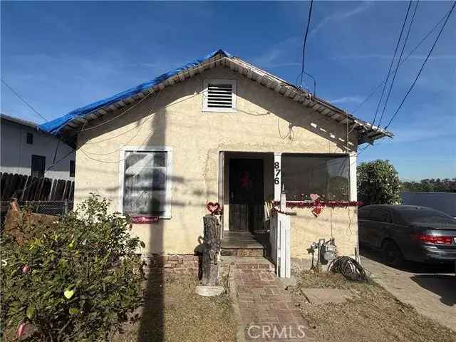 Single-family house For Sale in 876, West Oliver Street, Los Angeles, California