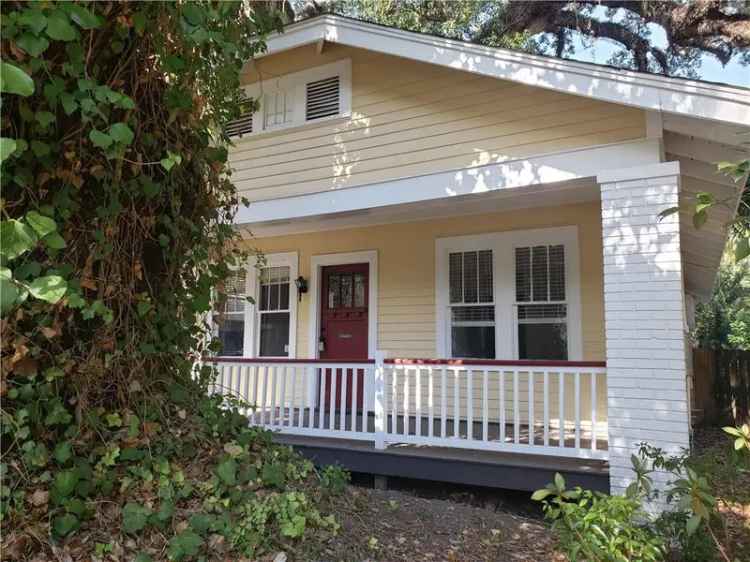 Single-family house For Sale in 1150, Old Shell Road, Mobile, Alabama