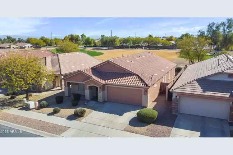 Single-family house For Sale in 22177, East Calle de Flores, Queen Creek, Arizona