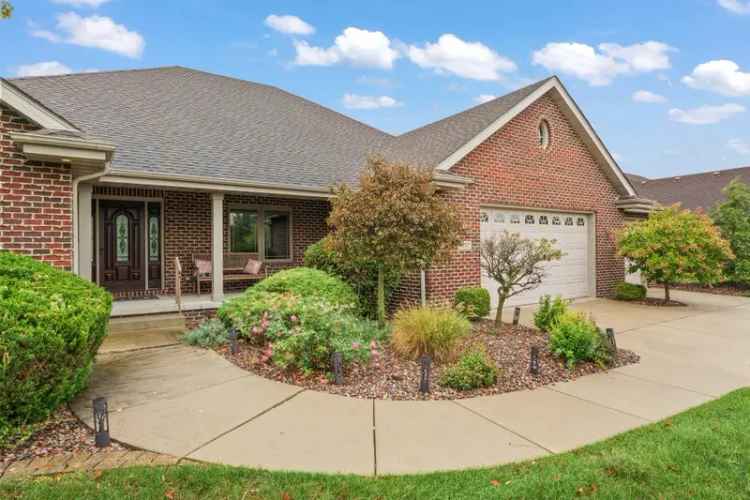 Single-family house For Sale in Crown Point, Indiana