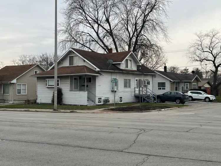 Multi-family house For Sale in 3100, Chicago Road, Steger, Illinois