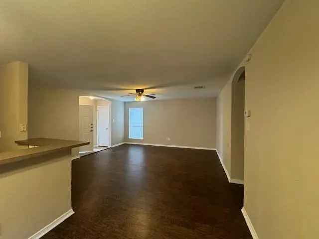 Single-family house For Rent in 1301, Briarwood Drive, Azle, Texas