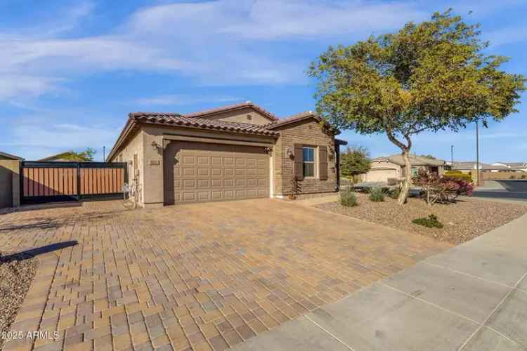 Single-family house For Sale in 634, South 202nd Drive, Buckeye, Arizona