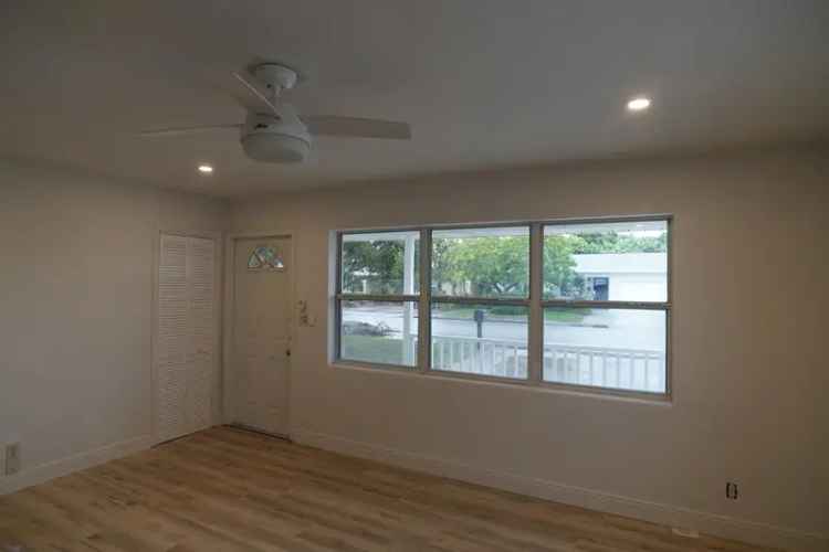 Single-family house For Sale in 1318, North K Street, Lake Worth Beach, Florida