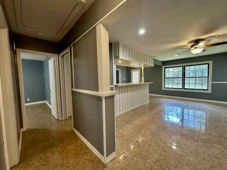 Single-family house For Sale in 4460, Concord Road, Beaumont, Texas