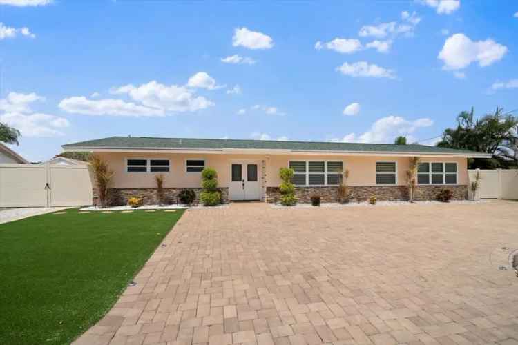 Single-family house For Sale in Saint Petersburg, Florida