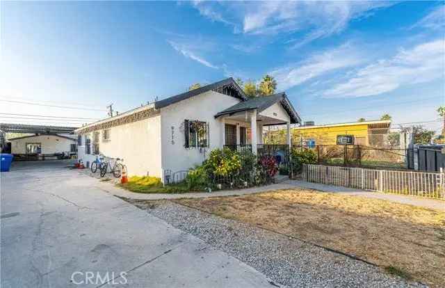 Multi-family house For Sale in 9717, Holmes Avenue, Los Angeles, California