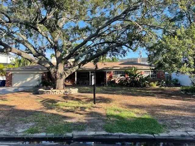 Single-family house For Sale in 5002, West Poe Avenue, Tampa, Florida