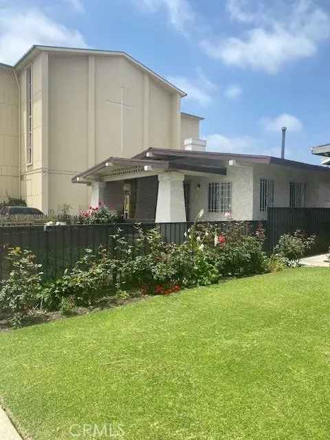 Multi-family house For Sale in Los Angeles, California