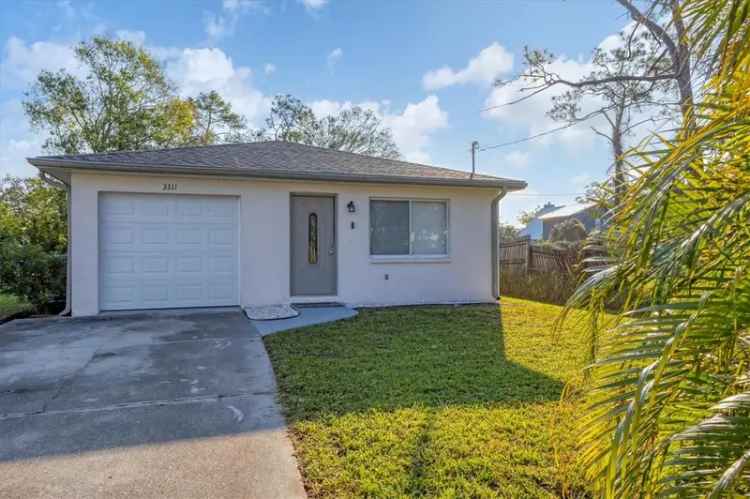 Single-family house For Sale in 3311, 19th Street East, Bradenton, Florida