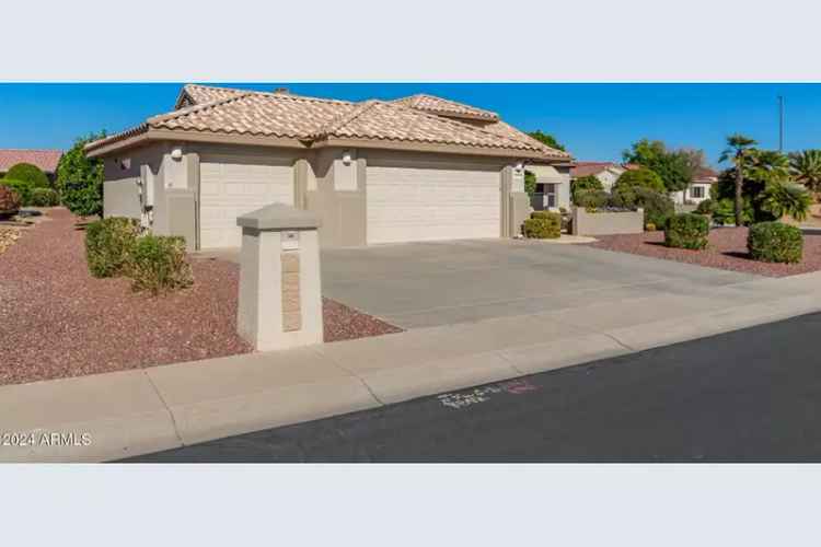 Single-family house For Sale in 16116, West Silver Falls Drive, Surprise, Arizona