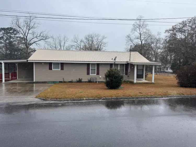 Single-family house For Sale in Opp, Alabama