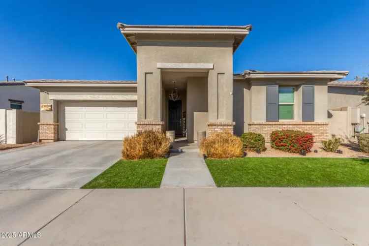 Single-family house For Sale in 23094, East Calle De Flores, Queen Creek, Arizona