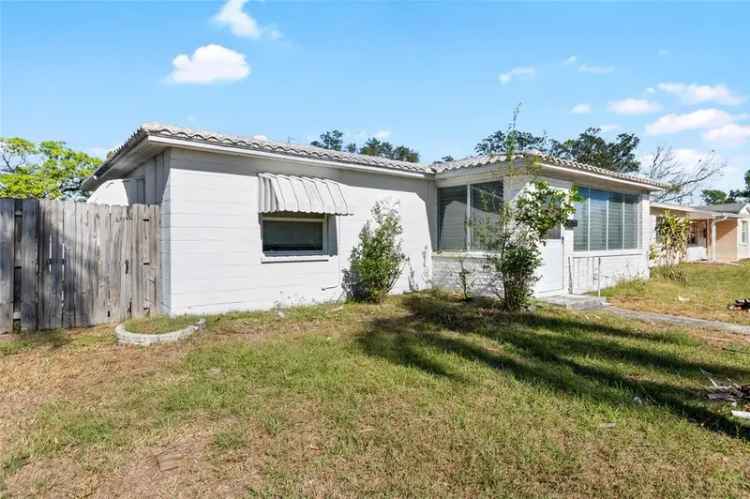 Single-family house For Sale in 715, 40th Avenue Northeast, Saint Petersburg, Florida