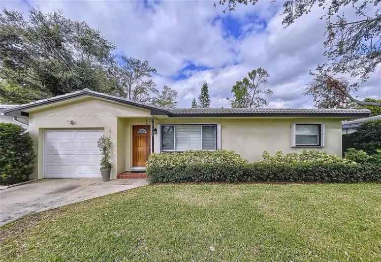 Single-family house For Sale in 1216, Lotus Path, Clearwater, Florida