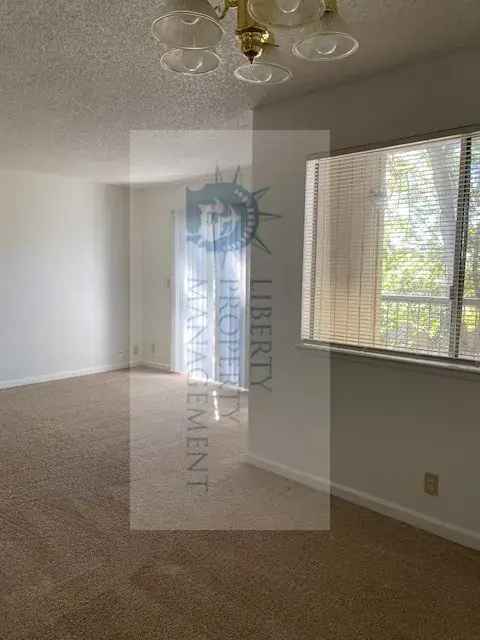 2 Bed 2 Bath Condo in Gated Community 903 sq ft