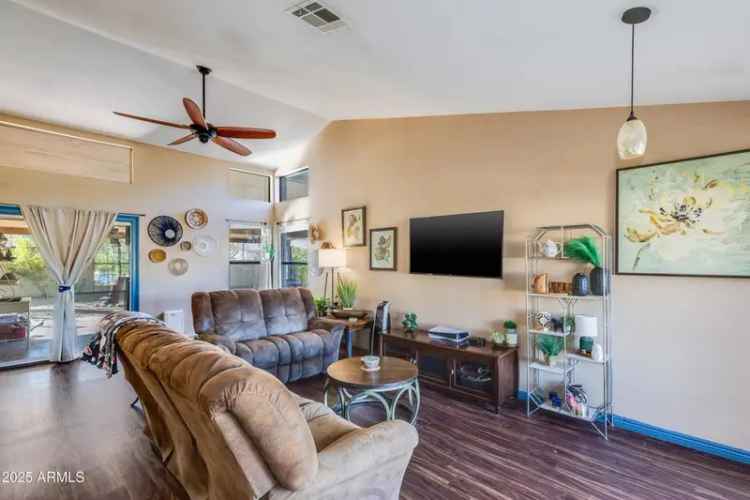 Single-family house For Sale in 1801, East Aire Libre Avenue, Phoenix, Arizona