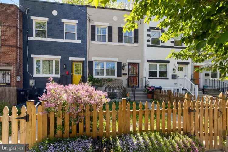 House For Sale in 1328, Talbert Terrace Southeast, Washington, District of Columbia