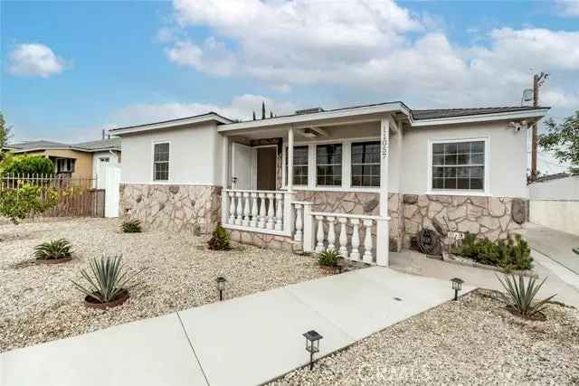 Single-family house For Sale in 11057, Kittridge Street, Los Angeles, California