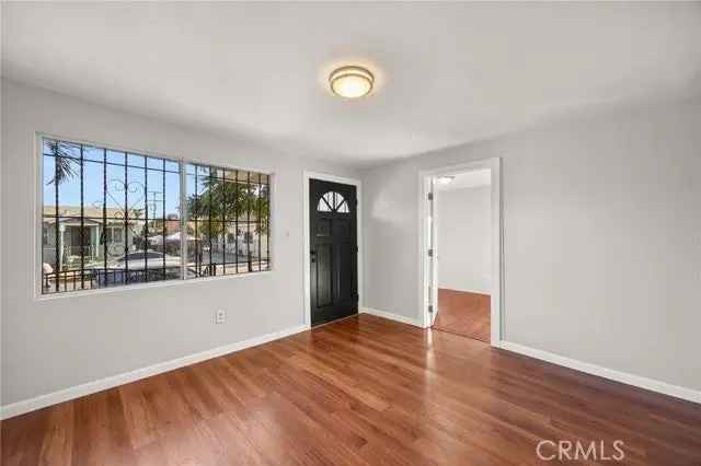 Single-family house For Sale in 4859, Ascot Avenue, Los Angeles, California