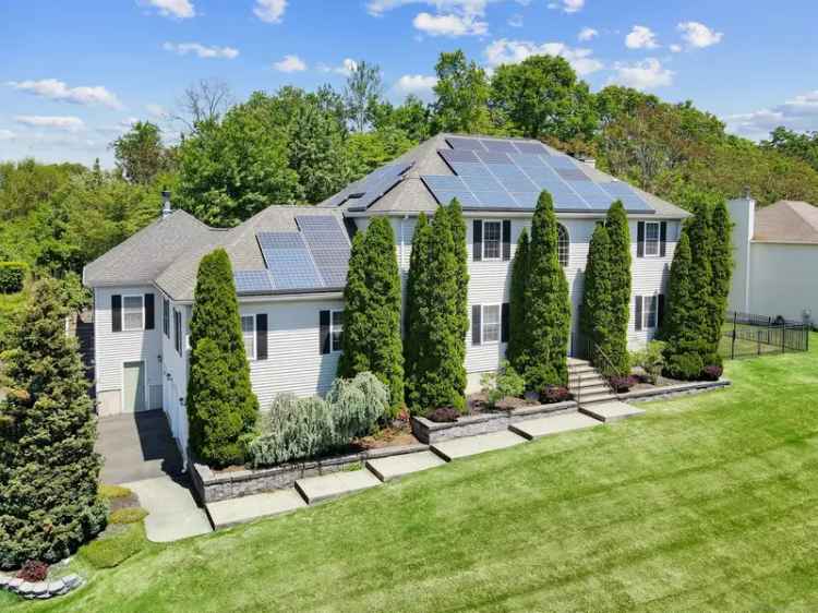 Single-family house For Sale in 57, Erico Drive, East Haven, Connecticut