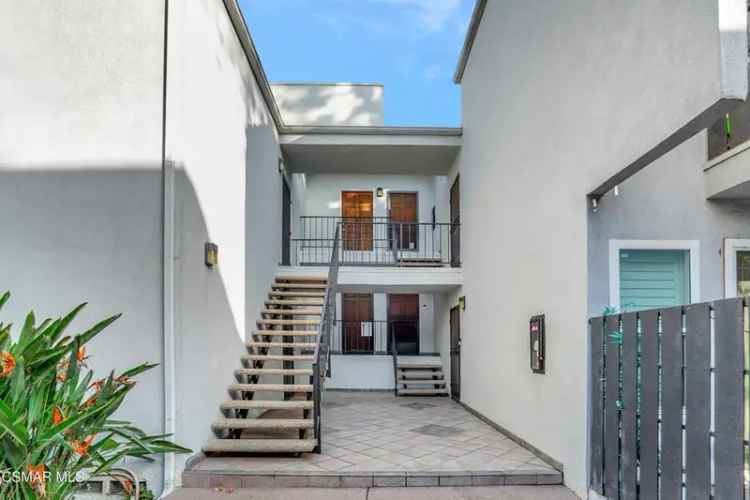 Single-family house For Sale in 18645, Hatteras Street, Los Angeles, California