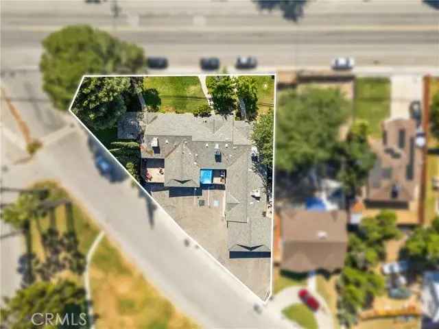 Multi-family house For Sale in Bakersfield, California