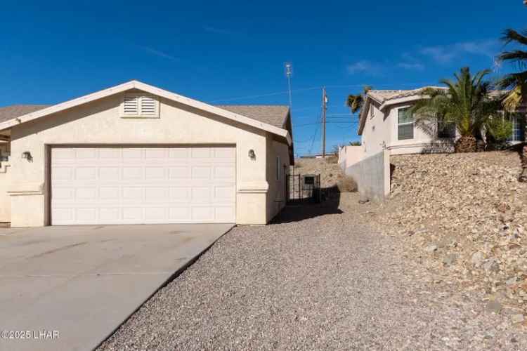 Single-family house For Sale in 2719, Havasupai Boulevard, Lake Havasu City, Arizona