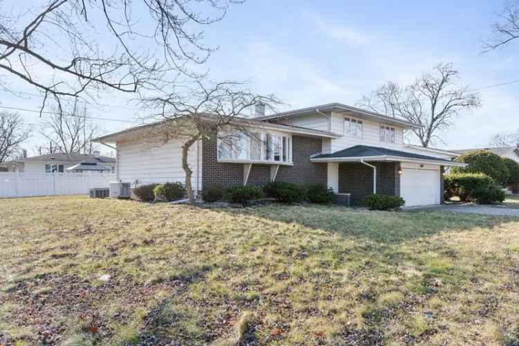 Single-family house For Sale in 2859, 190th Place, Lansing, Illinois