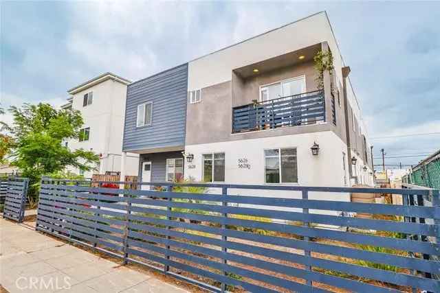 Multi-family house For Sale in 5626, Willowcrest Avenue, Los Angeles, California