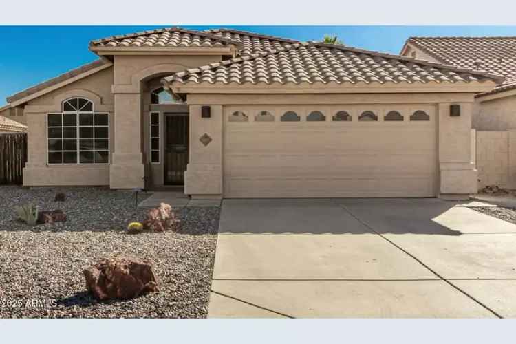 Single-family house For Sale in 635, West Douglas Avenue, Gilbert, Arizona