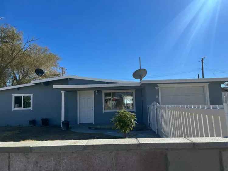 Single-family house For Sale in Mojave, California