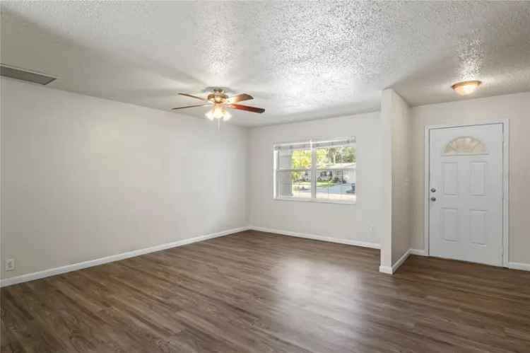 Single-family house For Sale in 1600, 67th Avenue South, Saint Petersburg, Florida